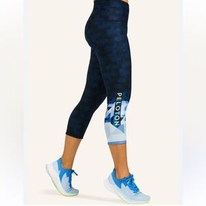 Peloton Blue Geometric Capris (Reversible)